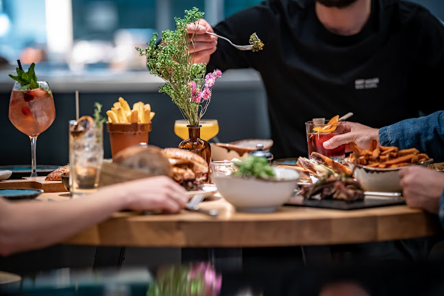 ART HOUSE Rooftop Bar & Lounge - Basel