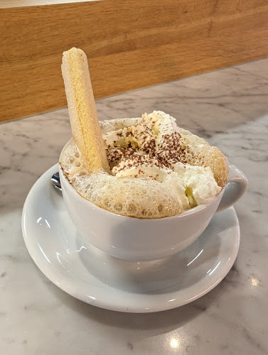 Caffè Spettacolo Altstetterplatz - Gastronomie und Hotellerie