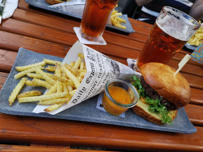 Opinii despre Gustavs Biergarten în Bern - Gastronomie und Hotellerie