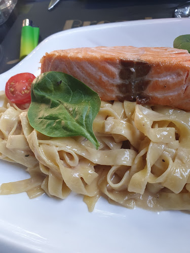 Opinii despre PLAN B Lausanne în Lausanne - Gastronomie und Hotellerie