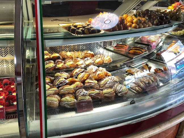 Opinii despre Konditorei Caredda în Zürich - Gastronomie und Hotellerie