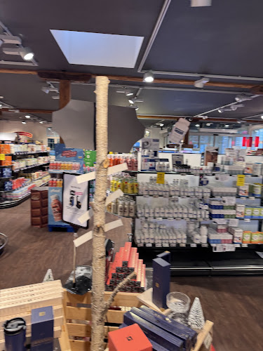 Opinii despre Nestlé Shop Cham în Cham - Gastronomie und Hotellerie