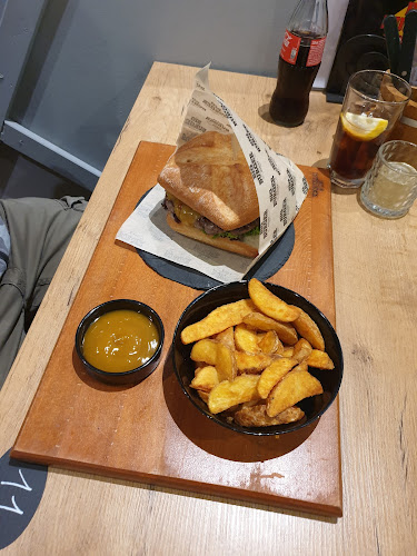 Comentarii opinii despre Big Burger Diner & Kurier Lyss