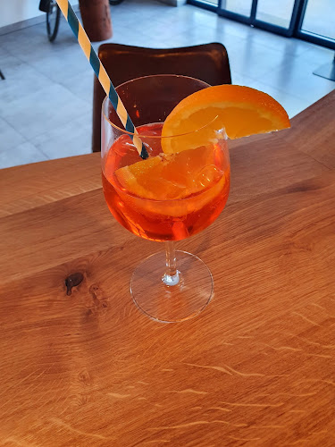 Bar en L' Hôtâ - Gastronomie und Hotellerie