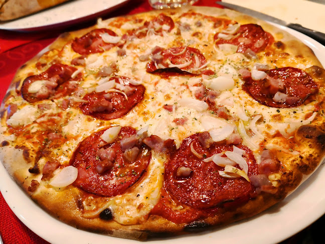 Holzofen Pizzeria Bella Pizza & Pizza Lieferdienst - Gastronomie und Hotellerie