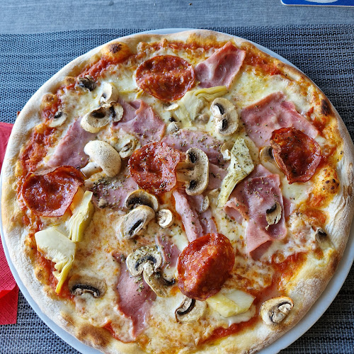 Restaurant Pizzeria Schönthal & Kullat e Junikut