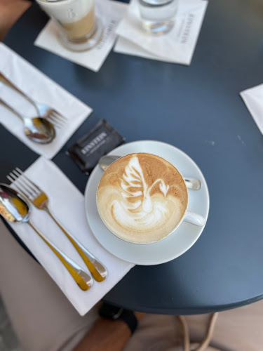 Einstein – café & bel étage - Gastronomie und Hotellerie