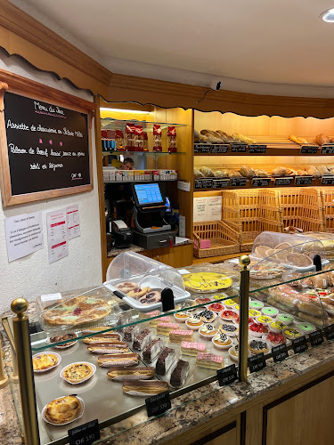 Opinii despre La Boutique du Pain Charmillot Sàrl în Les Brenets - Gastronomie und Hotellerie