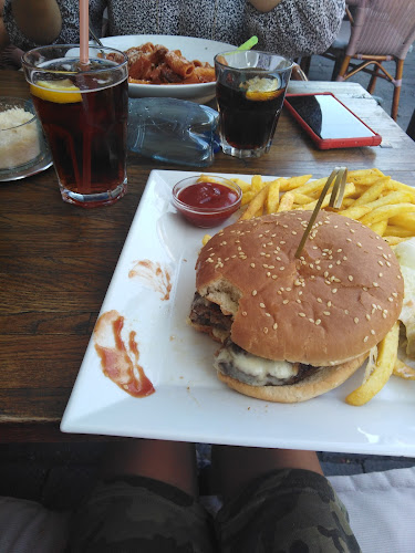 Opinii despre Café Restaurant Treff în Bern - Gastronomie und Hotellerie