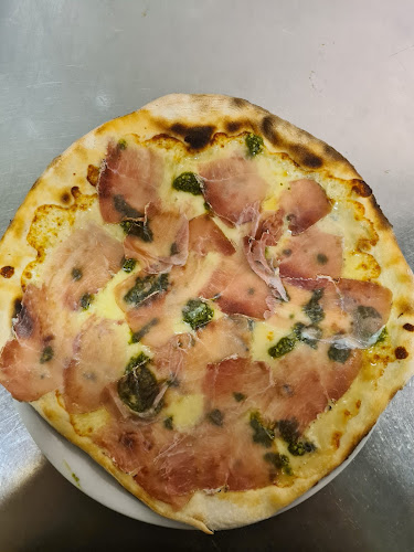 Café - Restaurant Le Central - Gastronomie und Hotellerie