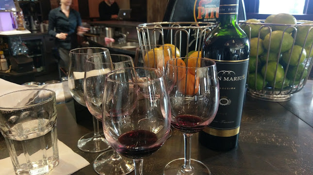 Comentarii opinii despre Aubrey