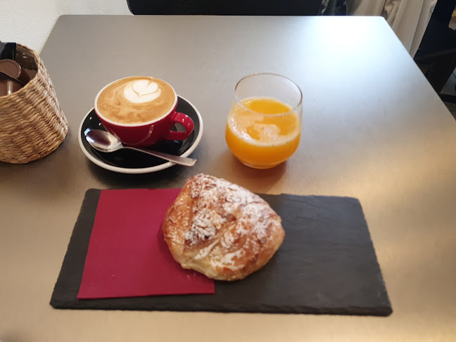 Opinii despre Hills Coffee - Tea Room de Cressy în Confignon - Gastronomie und Hotellerie