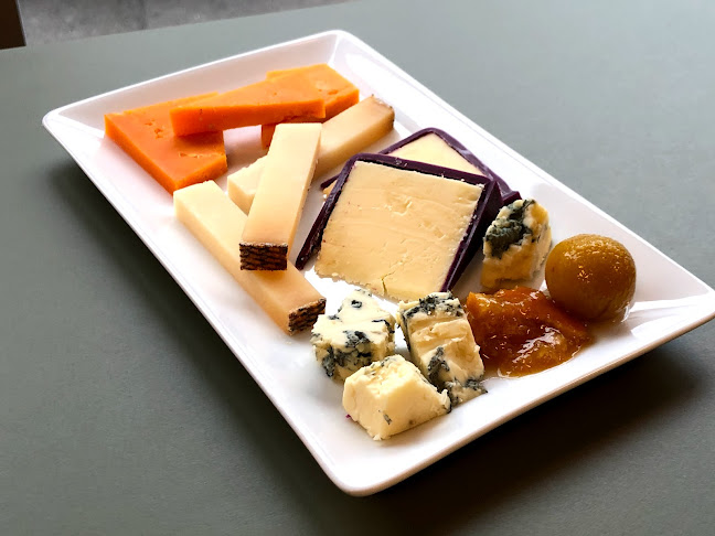 Opinii despre DE•TAPAS - BAR - BODEGA - COMESTIBLES în Winterthur - Gastronomie und Hotellerie