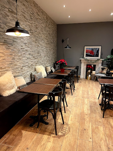 Comentarii opinii despre L'Aubépine Café