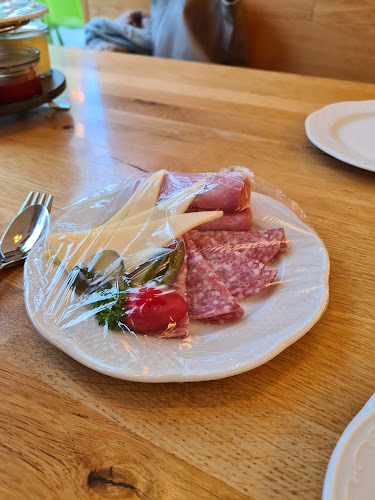 Comentarii opinii despre Confiserie Steinmann Gwatt Filiale Fit