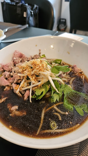 Opinii despre Zentral Thai Restaurant & Takeaway în Zürich - Gastronomie und Hotellerie