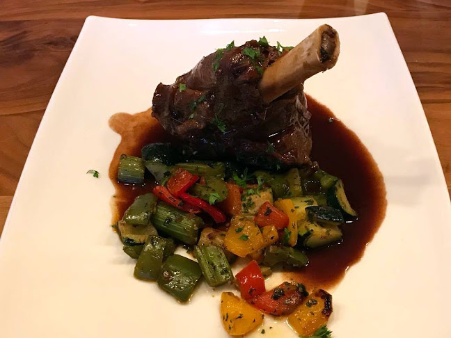 Opinii despre Kuh în Suhr - Gastronomie und Hotellerie