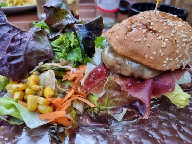 Mountain`s Akt Diner & Bar & Biergarten