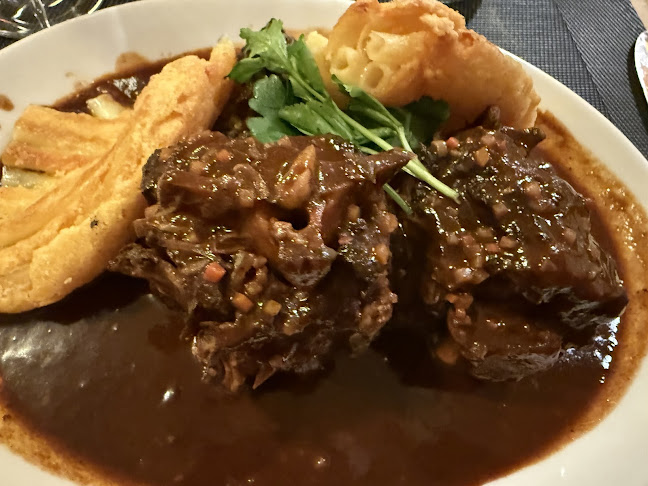 Della Casa - Gastronomie und Hotellerie