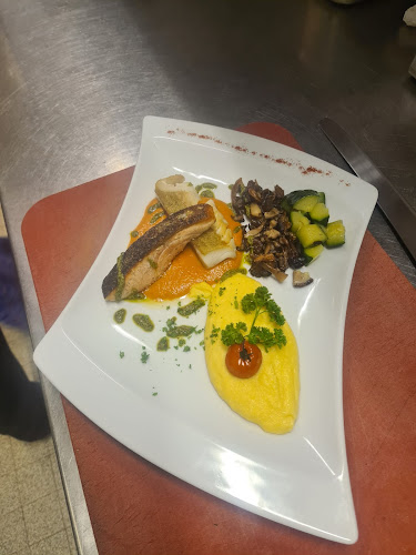 Opinii despre Restaurant Tennis Club de Champel în Vessy - Gastronomie und Hotellerie