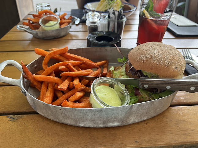 Opinii despre BANK - Restaurant & Bar în Zürich - Gastronomie und Hotellerie