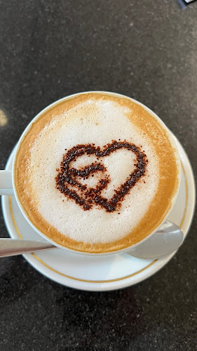 Opinii despre Raponi Bar în Schaffhausen - Gastronomie und Hotellerie