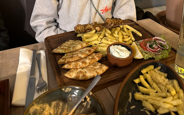 Opinii despre Nostos Greek Bistro în Zürich - Gastronomie und Hotellerie