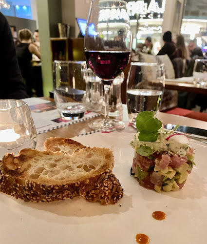 Av. du Casino 32, 1820 Montreux