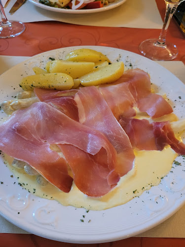 Opinii despre Altes Keller-Theater GmbH în Thun - Gastronomie und Hotellerie