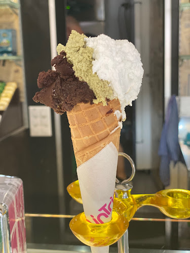 Opinii despre Gelateria Intrigo în Horgen - Gastronomie und Hotellerie