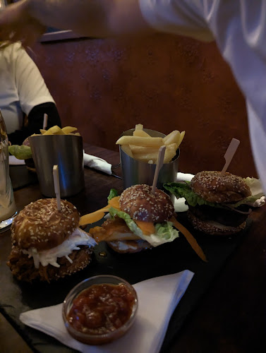 Picassopl. 8, 4052 Basel