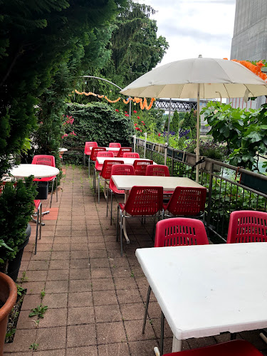 Taj Palace Indian cuisine, Seit 1995 - Gastronomie und Hotellerie