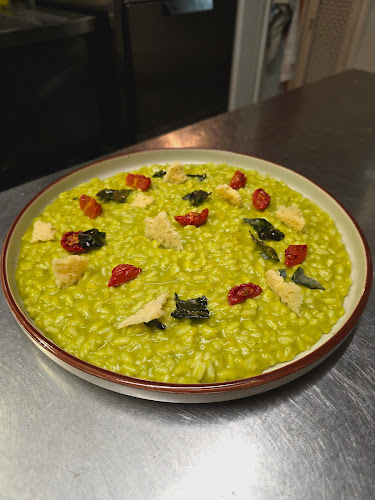 Osteria Pizzeria Pazzallo - Gastronomie und Hotellerie