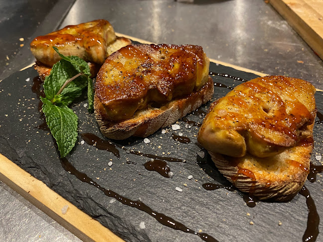 Comentarii opinii despre La Taverne Bar a Vins et Tapas