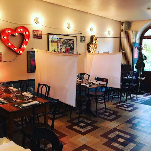 Café du Tessin, Pl. du Rondeau 5, 1227 Carouge