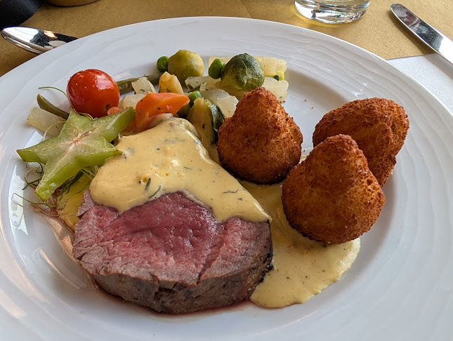 Opinii despre Restaurant Seerose în Oberwil - Gastronomie und Hotellerie