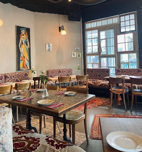 Moudi Bar & Restaurant - Gastronomie und Hotellerie