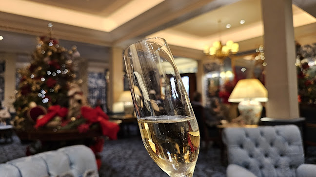 Opinii despre Le Bar des Bergues în Geneva - Gastronomie und Hotellerie