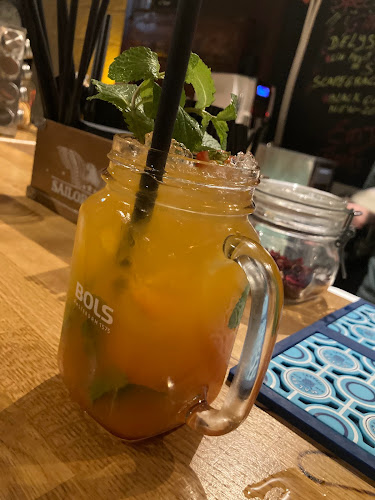 Comentarii opinii despre Bloody Cat Bar