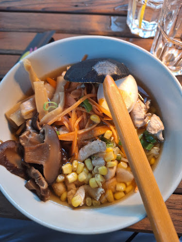 Opinii despre Nooba Kreuzplatz în Zürich - Gastronomie und Hotellerie