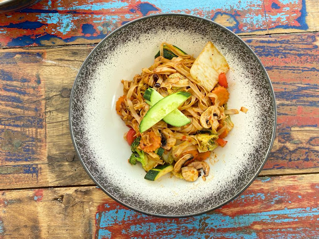 Mandalay Thu ( မန္တလေးသူ ) ( Haung Asian) - Zürich