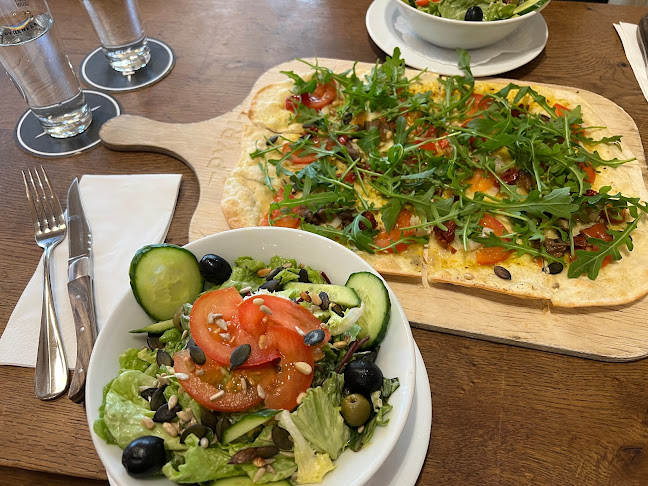 Opinii despre Café des Pyrénées în Bern - Gastronomie und Hotellerie