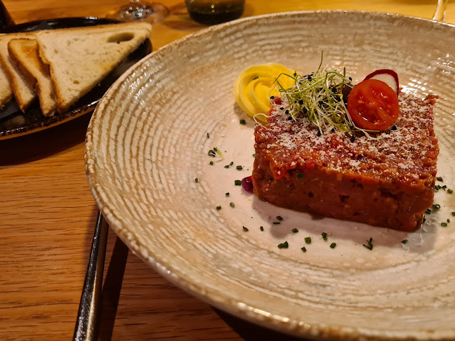 Comentarii opinii despre Atticum