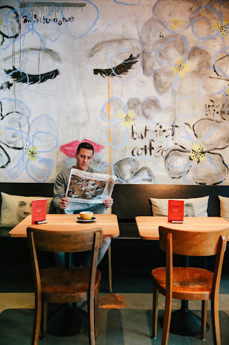 Opinii despre Diagonal Café & Bar în Bern - Gastronomie und Hotellerie
