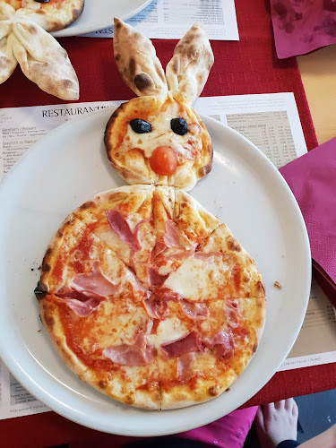 Restaurant Pizzeria Merkur - Holzofenpizzeria - Gastronomie und Hotellerie