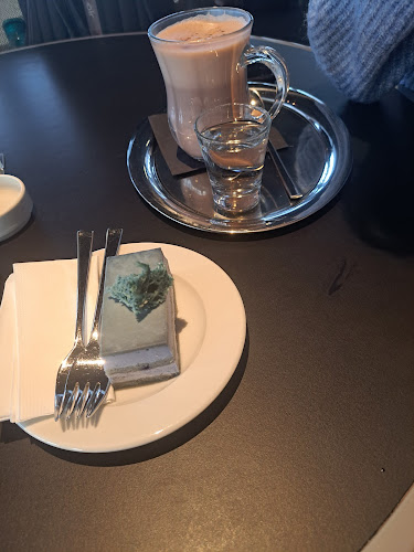 Opinii despre Café im Kunstmuseum în Luzern - Gastronomie und Hotellerie