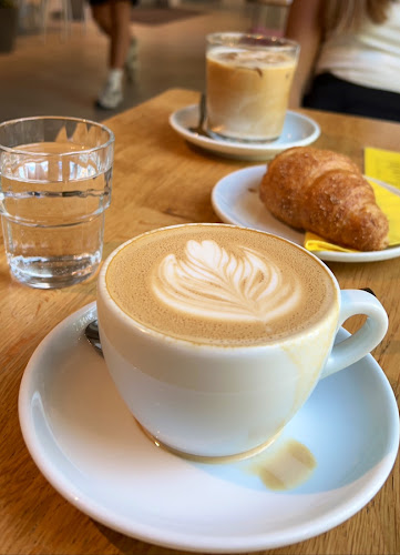 Opinii despre Nude în Zürich - Gastronomie und Hotellerie