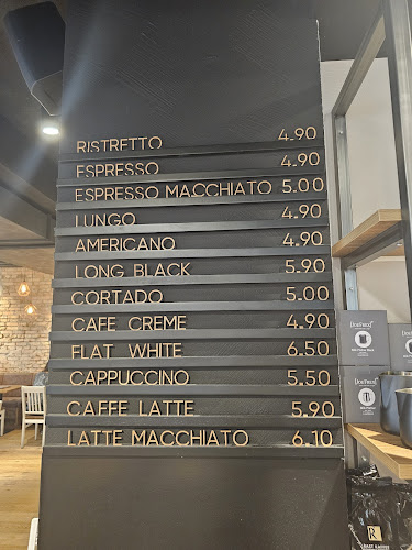 Two Hands Restaurant - Gastronomie und Hotellerie