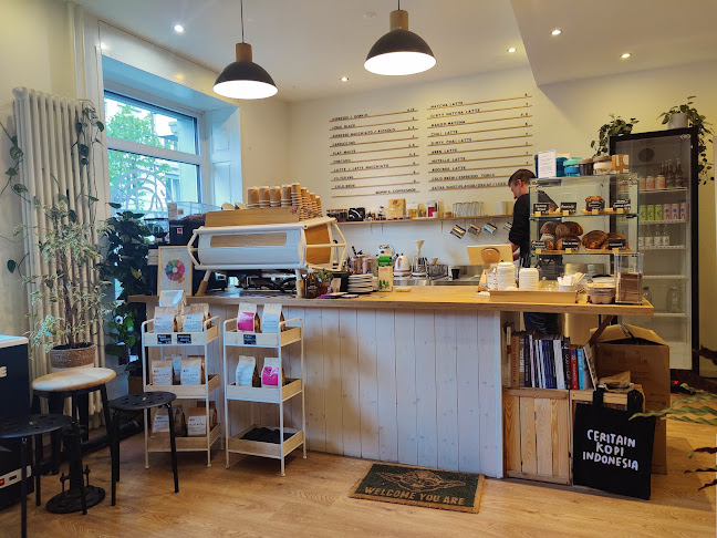 Opinii despre Ombak Coffee (ex Omnia Coffee) în Zürich - Gastronomie und Hotellerie