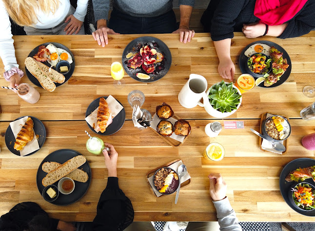 Opinii despre Kaly Café & Bar în Ollon - Gastronomie und Hotellerie